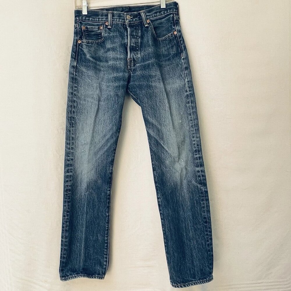 Levis 501 Blue Jeans Mens 30 X 30 Regular FIt Casual Mid Wash Travel Distressed